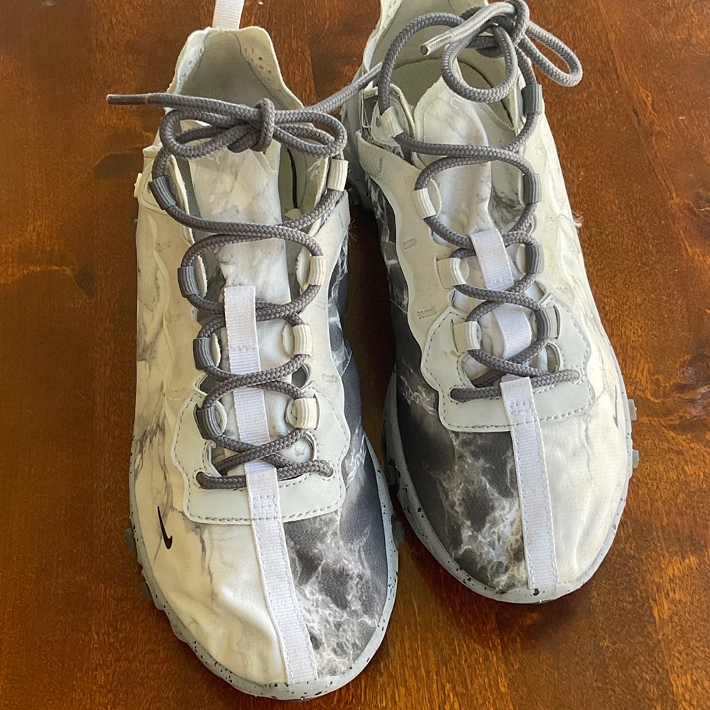 Nike Marble-Pattern Lace-Up Sneakers in White and Gray